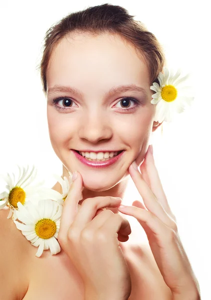 Girl with camomile — Stock Photo, Image