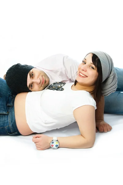 Mujer embarazada feliz y su marido — Foto de Stock