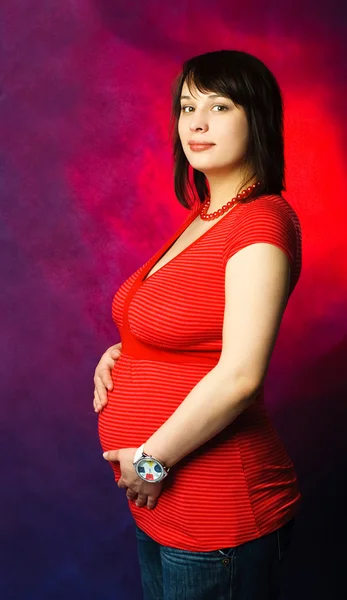 Красива вагітна жінка — стокове фото