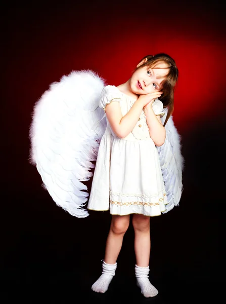 Ładny dziewczyna ze skrzydłami — Zdjęcie stockowe