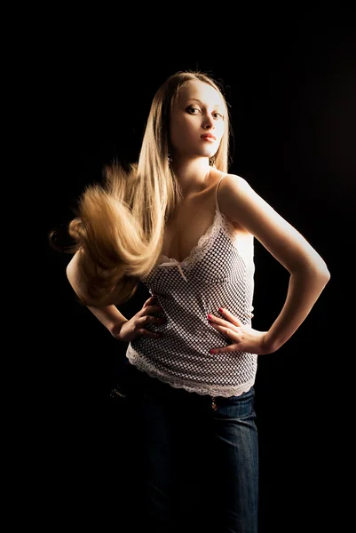 Uzun saçlı güzel kadın — Stok fotoğraf