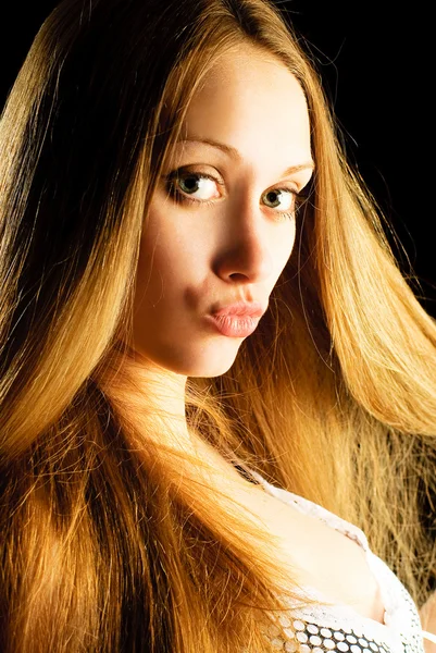 美しい髪のきれいな女性 — ストック写真