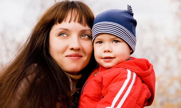 Happy mother and her son outdoor — Stock Photo, Image