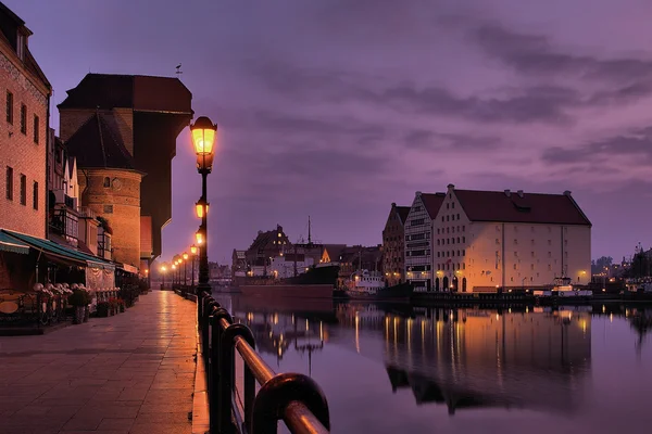 Ribeira de Gdansk ao amanhecer . — Fotografia de Stock