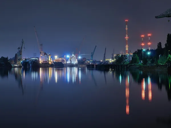 Gdaňské loděnice v noci — Stock fotografie