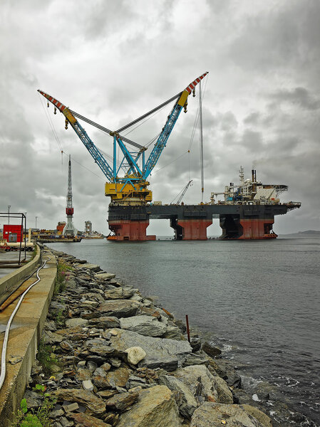 Saipem 7000 is the worlds largest crane