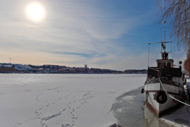 Rıhtımda kungsholmen içinde