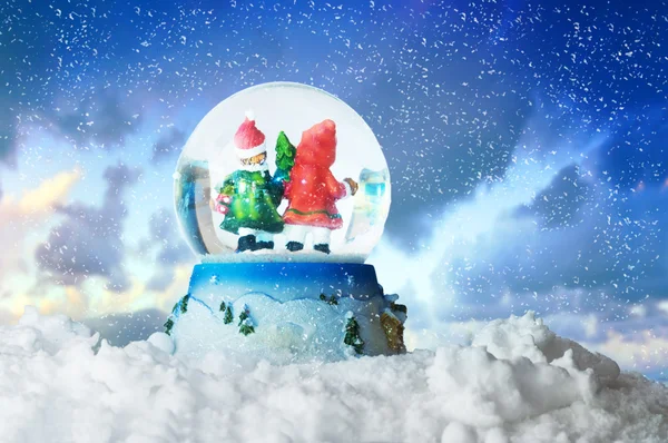 Świąteczna kula śnieżna — Zdjęcie stockowe