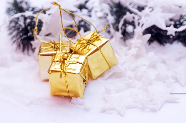 Gold Weihnachtsgeschenke Dekoration — Stockfoto