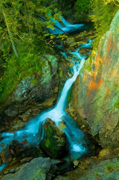Waterfall in mountains — Stock Photo, Image