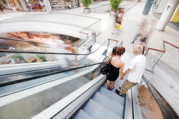 Par shopping i köpcentrum — Stockfoto