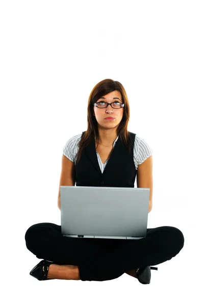 Mujer de negocios reflexivo con ordenador portátil — Foto de Stock