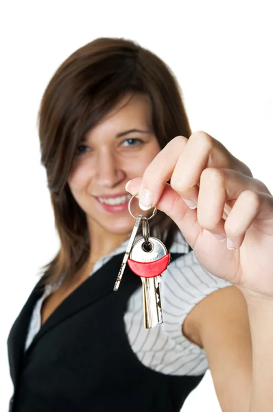 Uśmiechający się deweloper daje klucze do nowego domu — Zdjęcie stockowe