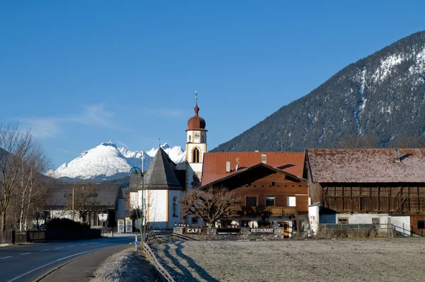 Pueblo de montaña en los Alpes —  Fotos de Stock