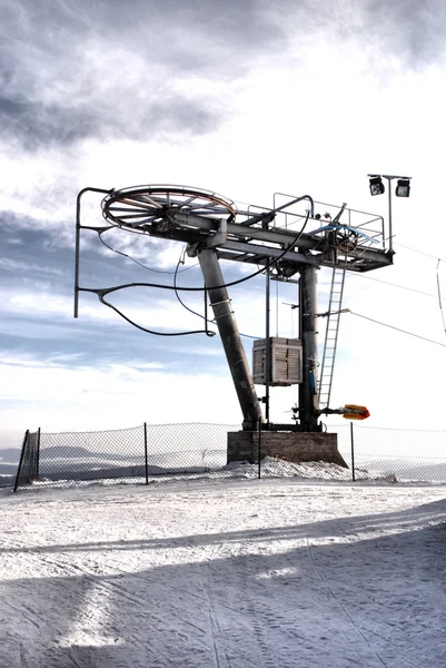 驱动轮的滑雪缆车 — 图库照片