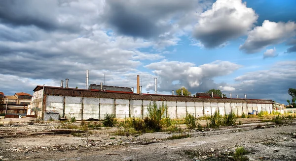 Magazzino industriale abbandonato — Foto Stock