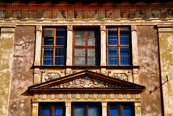 Casa velha em Cracóvia, Polônia — Fotografia de Stock