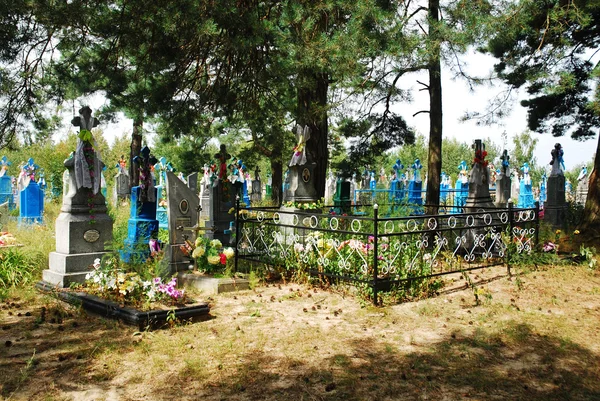 Stary cmentarz na Ukrainie — Zdjęcie stockowe