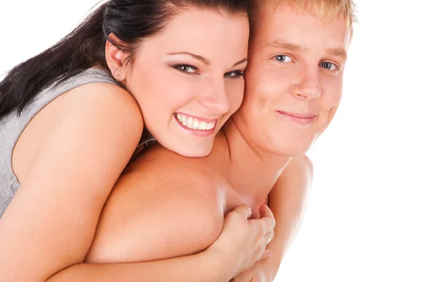 Feliz casal de adolescentes abraçando — Fotografia de Stock