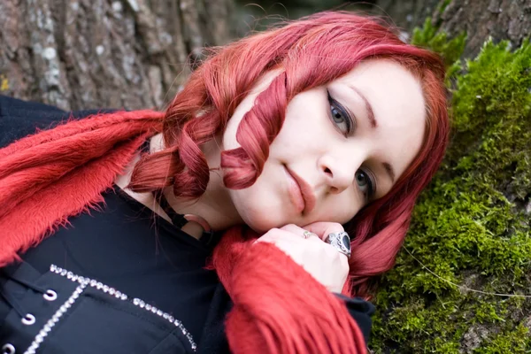 赤毛の軽薄ゴス少女 — ストック写真