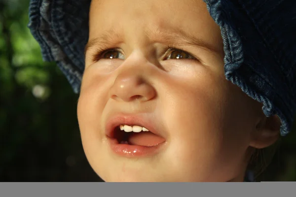 Детский плач — стоковое фото