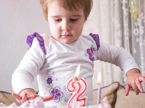 Dítě s dortem — Stock fotografie