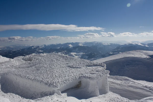 Paisaje invernal en la montaña de Bjelasnica — Foto de Stock