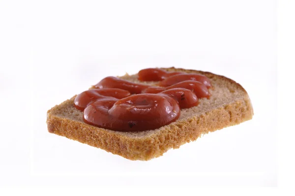 karı üzerine ketçap