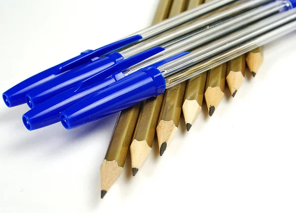 Στυλό και pensils — Φωτογραφία Αρχείου
