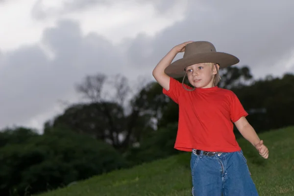 Podobizna chlapce v klobouku. — Stock fotografie