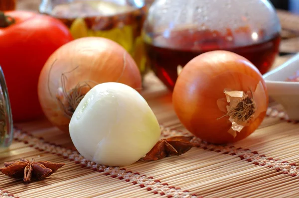 Onions and vegetables — Stock Photo, Image