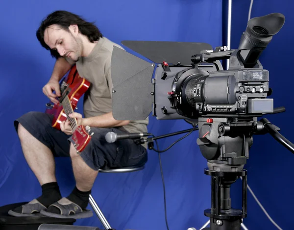 Kamera ampui kitaristin. — kuvapankkivalokuva