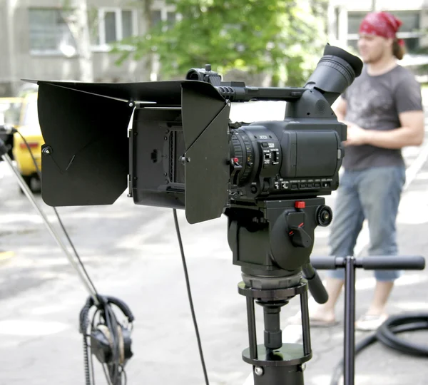 Stand hd-camcorder on nature — Stock Photo, Image