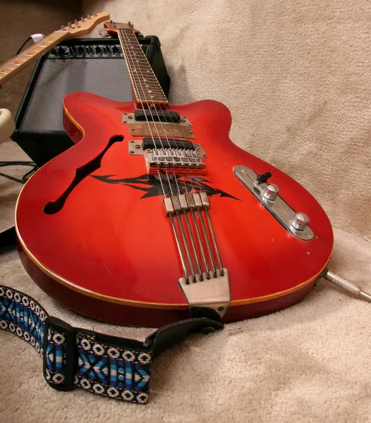 Piros gitár — Stock Fotó
