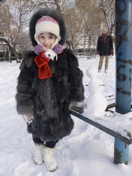 Μικρό κορίτσι το χειμώνα — Φωτογραφία Αρχείου