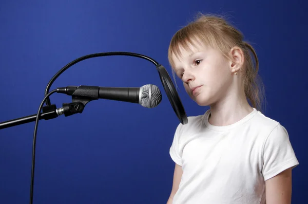 Girl with microphone — Stock Photo, Image