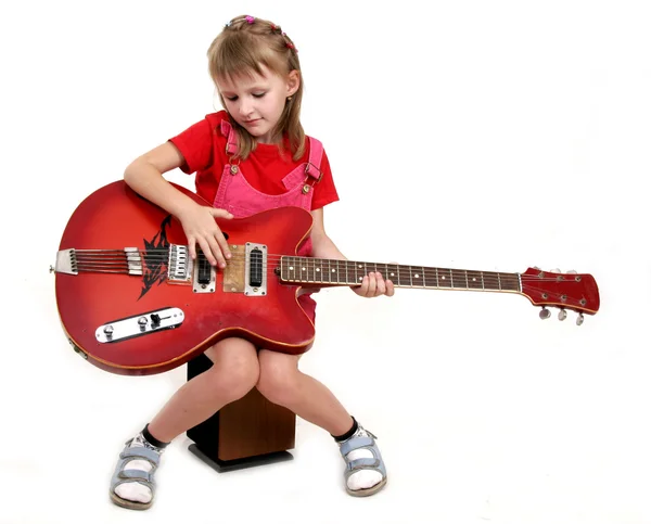 Κοριτσάκι και κιθάρα — Φωτογραφία Αρχείου