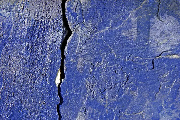 塗られた壁のひび割れ — ストック写真