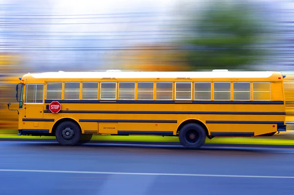 Шкільний автобус — стокове фото