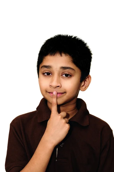 Niño indio mostrando señal de silencio — Foto de Stock