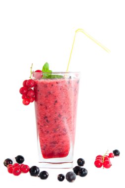 Kırmızı ve siyah kuş üzümü smoothie