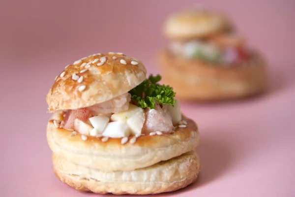 Stock image Volauvens with shrimp salad