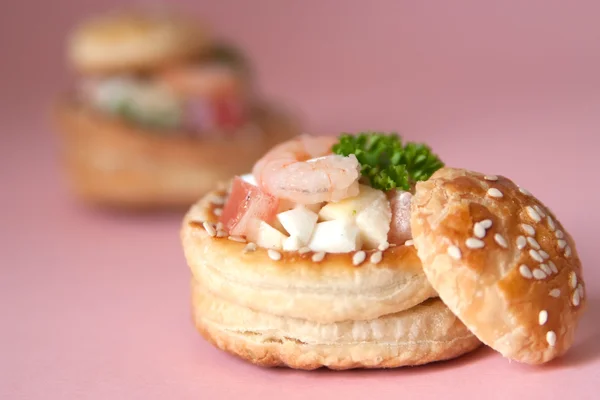 stock image Volauvens with shrimp salad