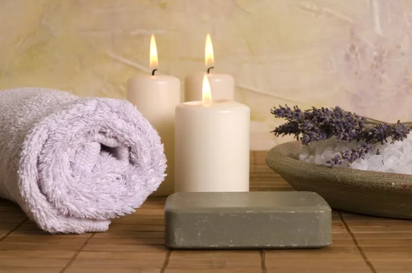 Articoli da bagno alla lavanda. aromaterapia — Foto Stock