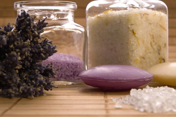 Lavendelbad-Artikel. Aromatherapie — Stockfoto