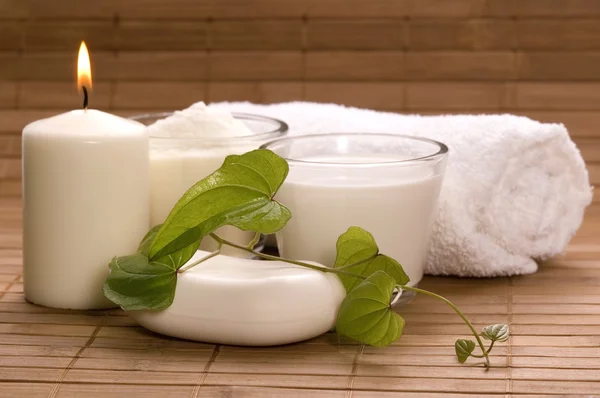Mjölk bad. vita spa — Stockfoto