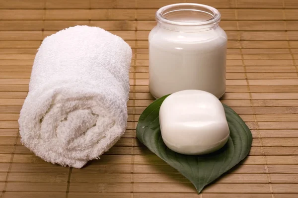 Milk bath. white spa — Stock Photo, Image