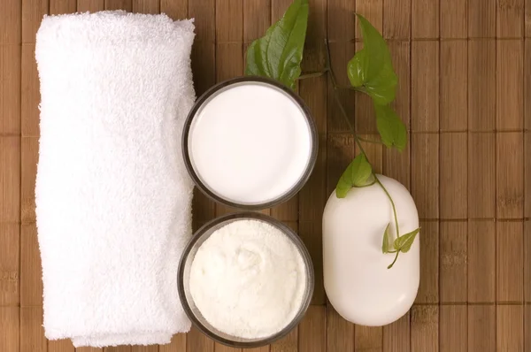 Milk bath. white spa — Stock Photo, Image