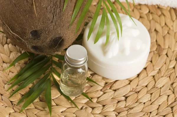 Coconut oil for alternative therapy — Stock Photo, Image