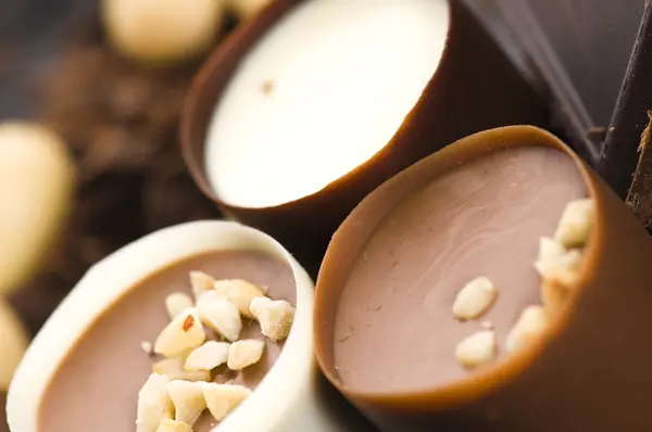 Cioccolatini con mandorle dolci — Foto Stock